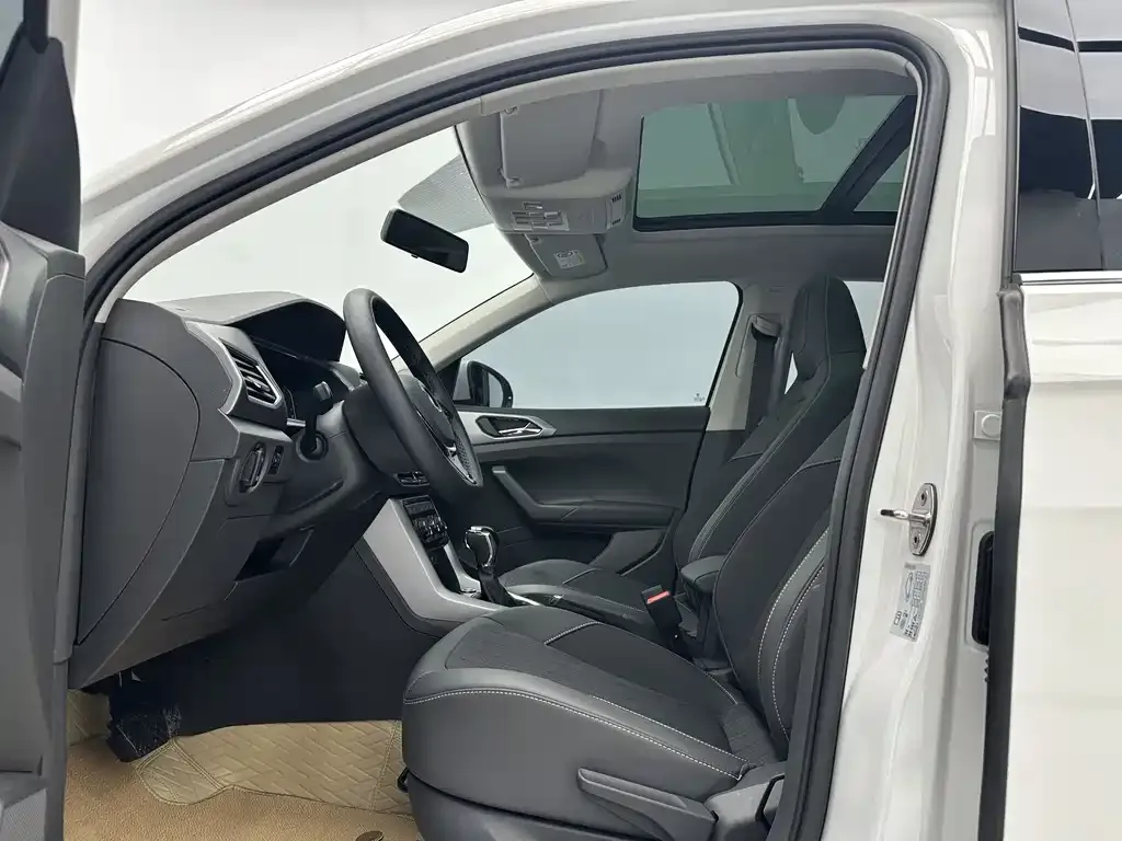 Volkswagen T-Cross — фото 7