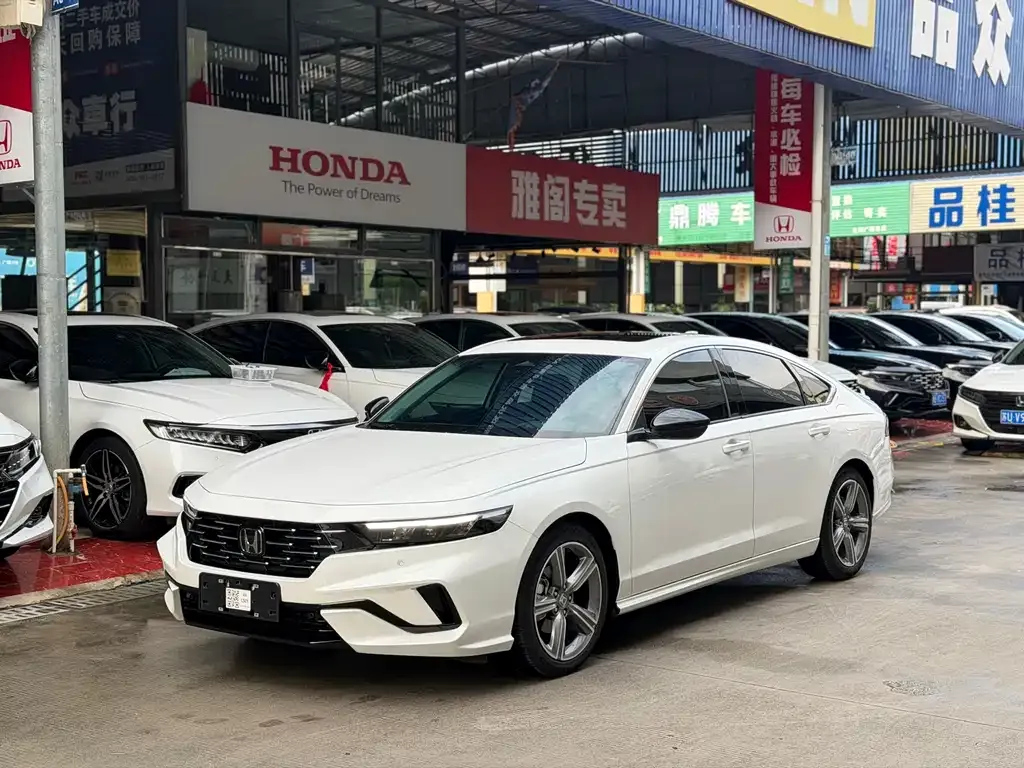 Honda Accord — фото 1