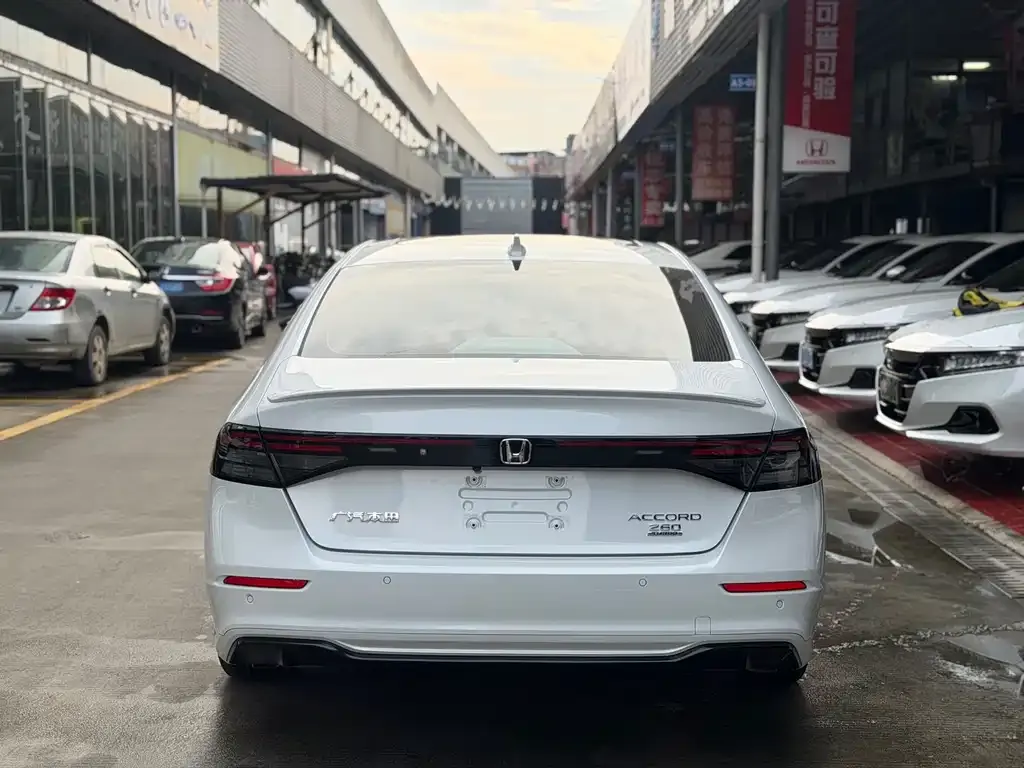 Honda Accord — фото 4