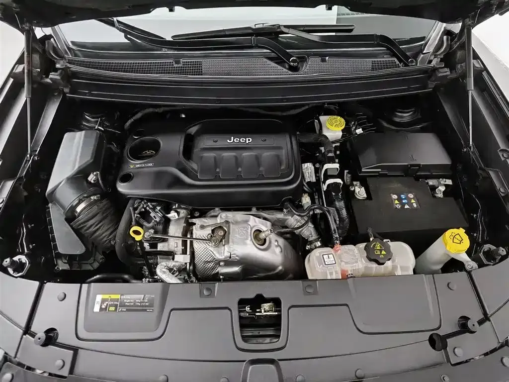 Jeep Grand Commander 2021 из CN, фото 10