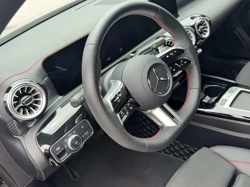 Mercedes-Benz A-Class — фото 2