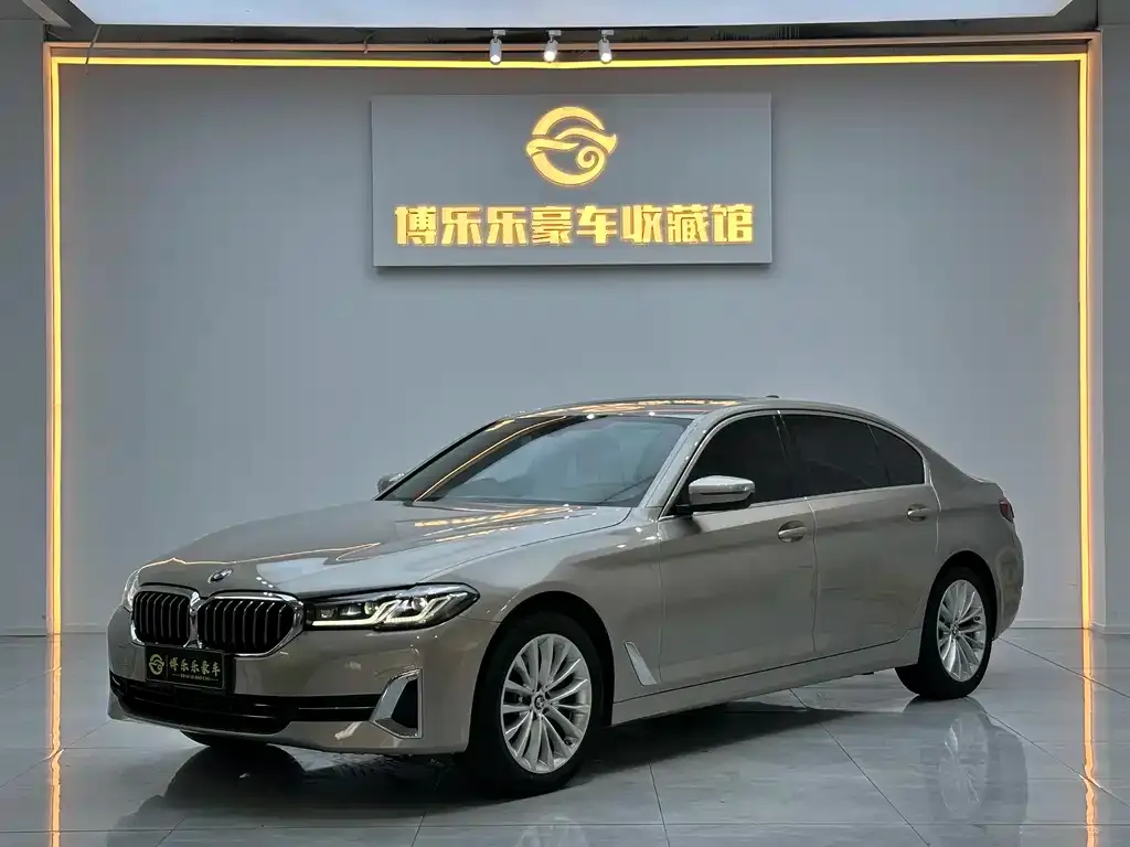 BMW 5 Series — фото 1