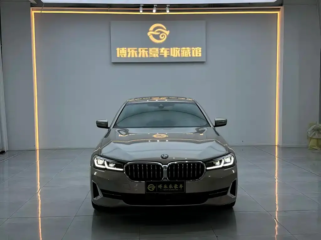 BMW 5 Series — фото 4