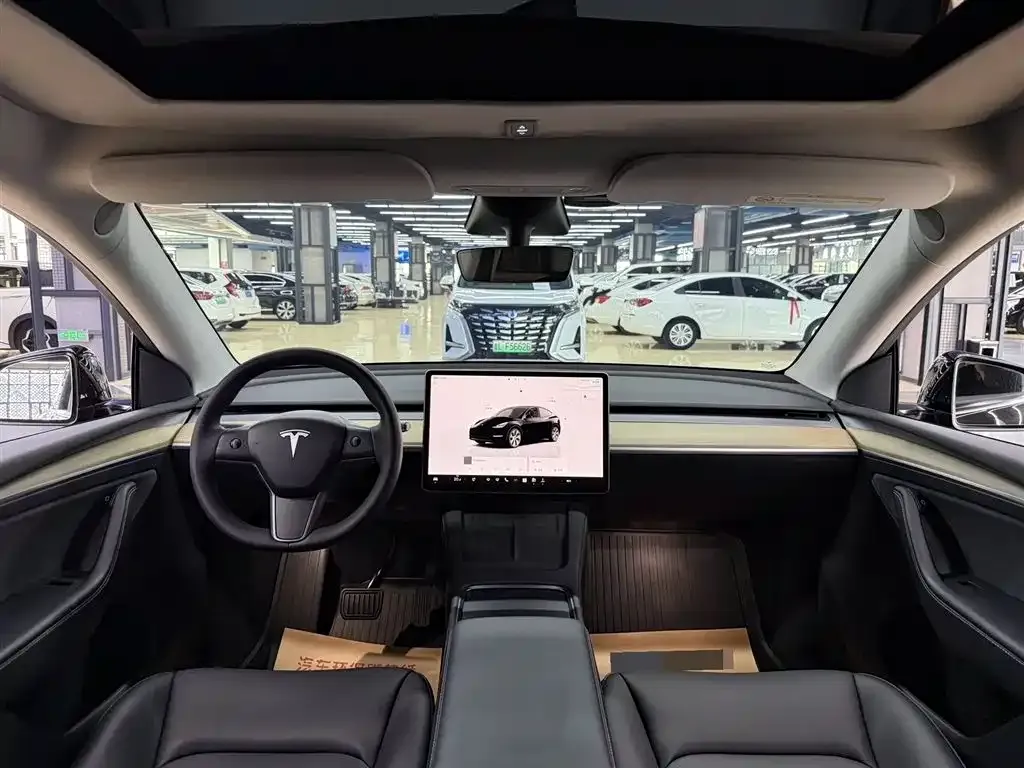 Tesla Model Y — фото 4