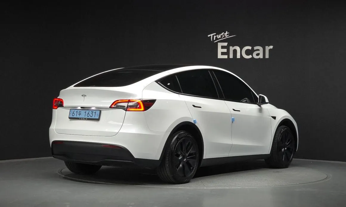 Tesla Model Y — фото 2