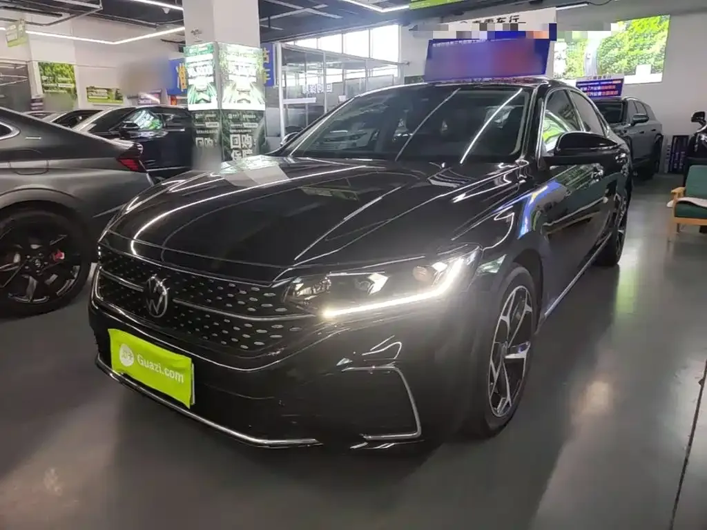 Volkswagen Passat — фото 1