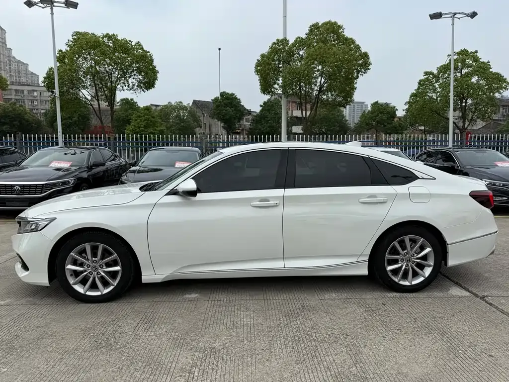 Honda Accord 2023 из CN, фото 10