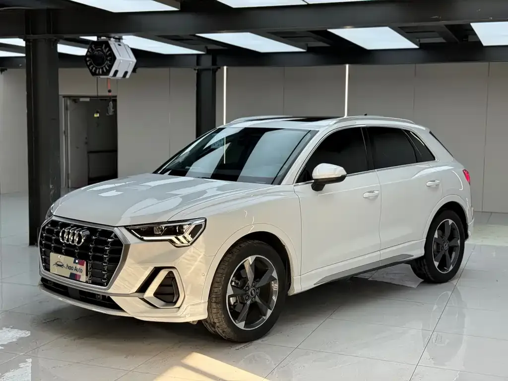 Audi Q3 — фото 1