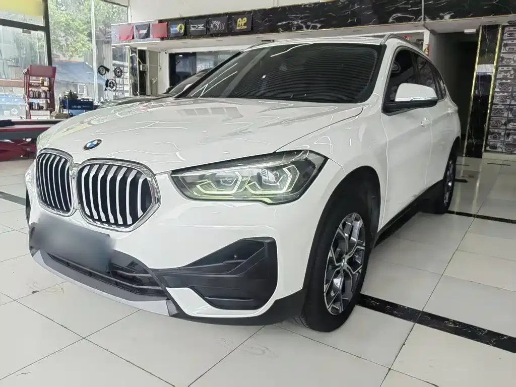 BMW X1 — фото 1