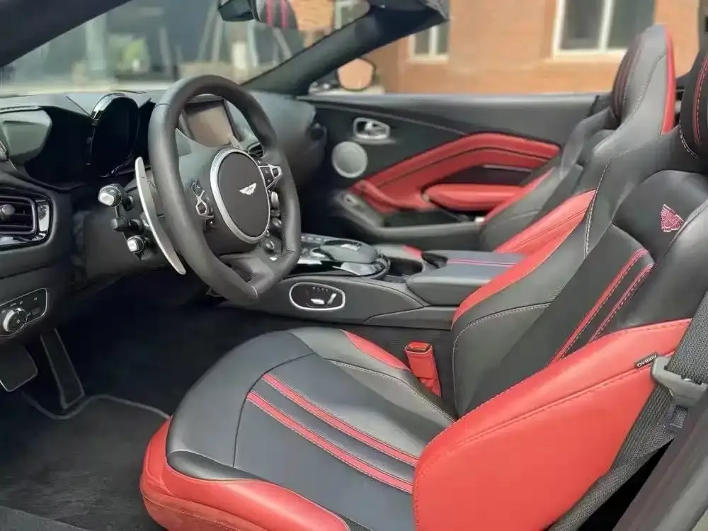 Aston Martin V8 Vantage 2021 из CN, фото 3