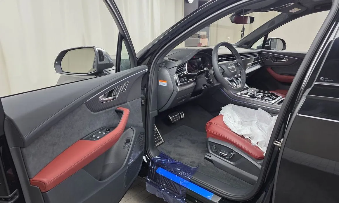 Audi SQ7 2026 из KR, фото 7