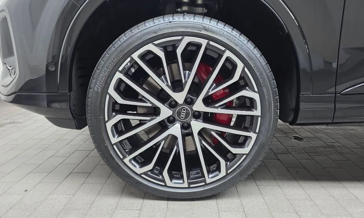 Audi SQ7 2026 из KR, фото 6
