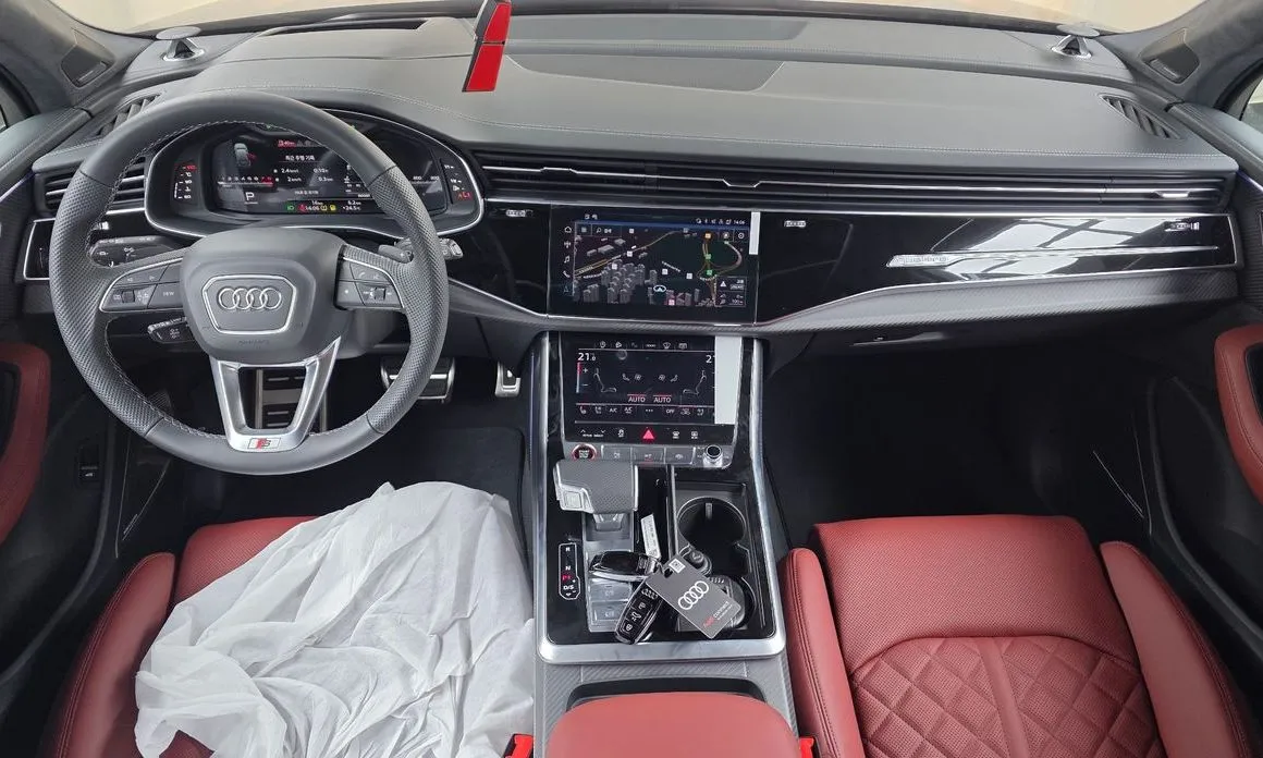 Audi SQ7 2026 из KR, фото 8