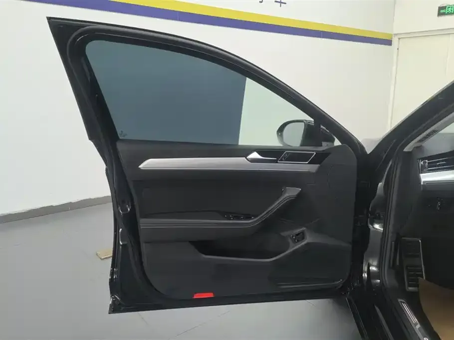 Volkswagen Magotan GTE PHEV 2023 из CN, фото 10