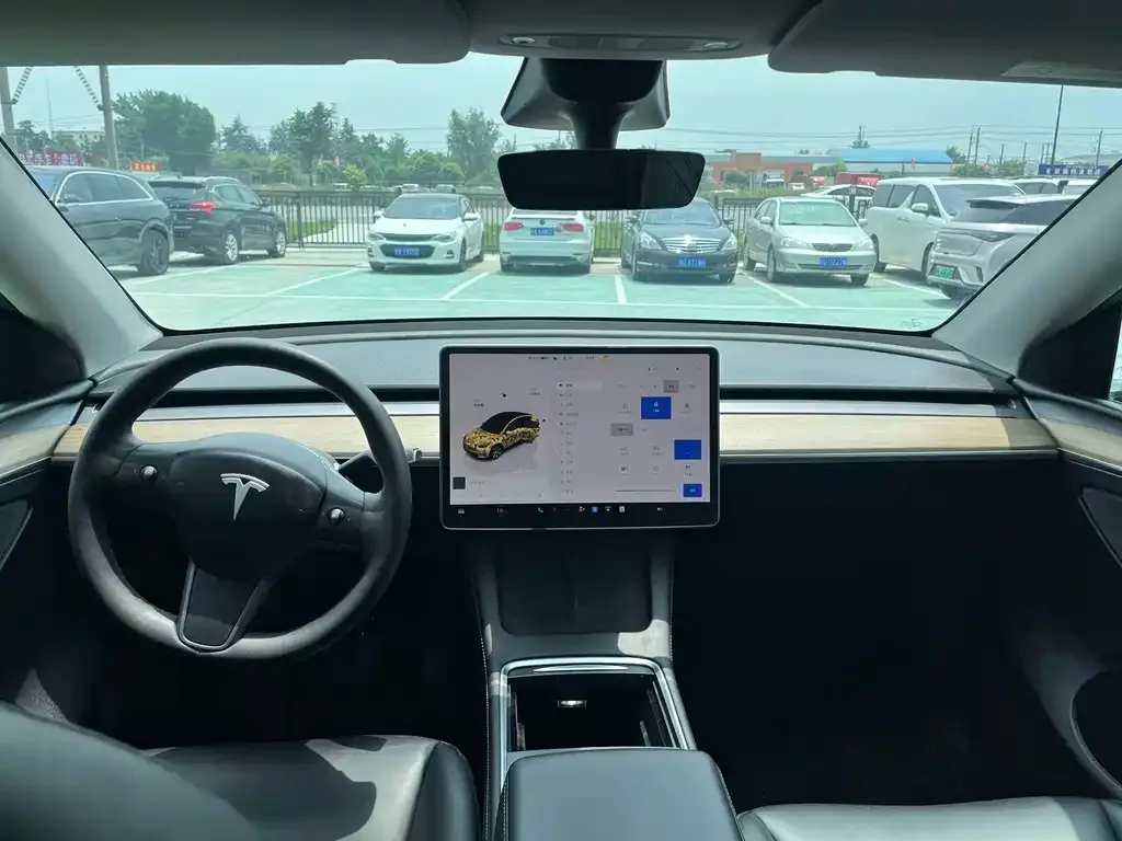 Tesla Model Y — фото 4