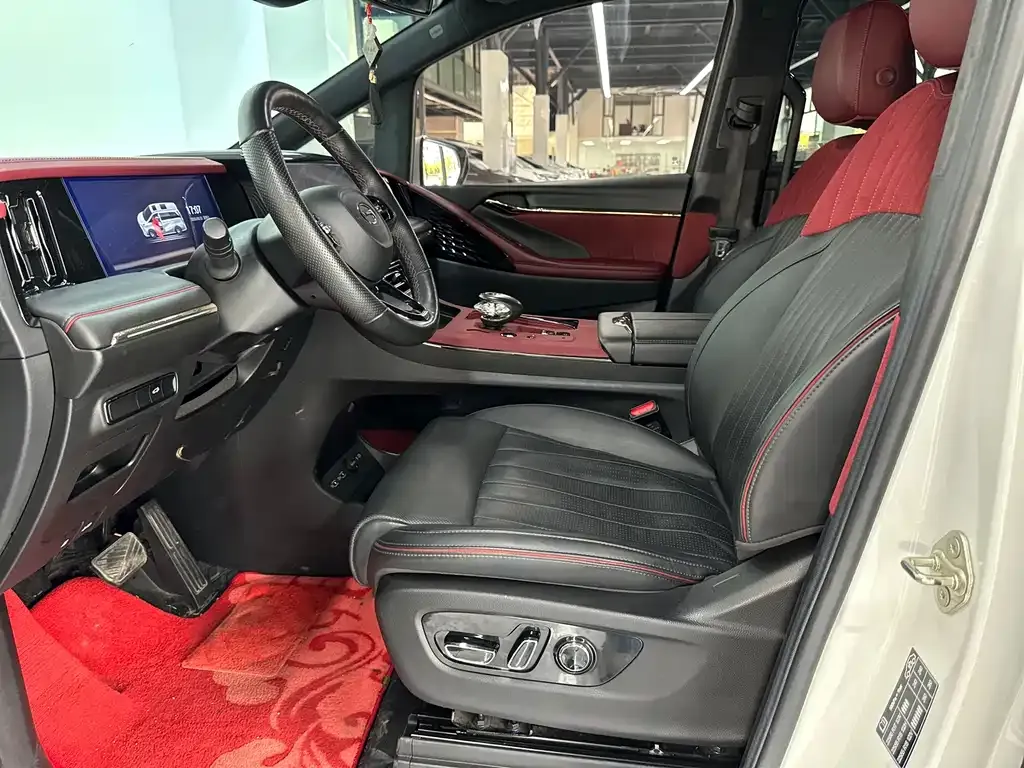 GAC Motor Trumpchi M8 — фото 10