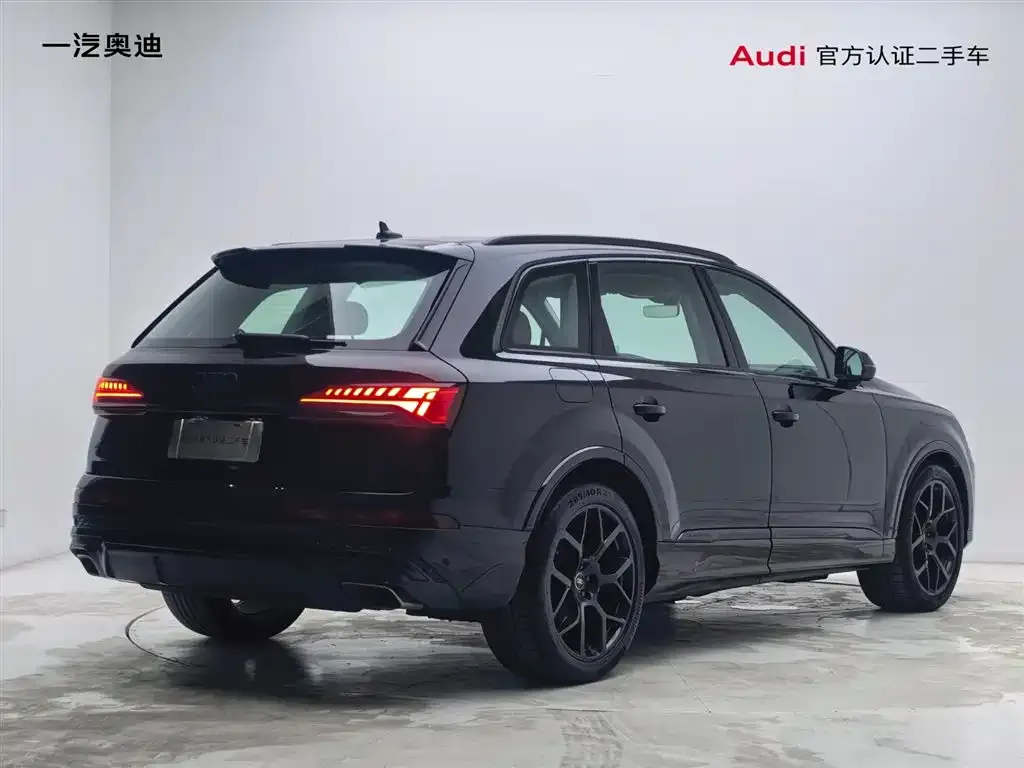 Audi Q7 — фото 8
