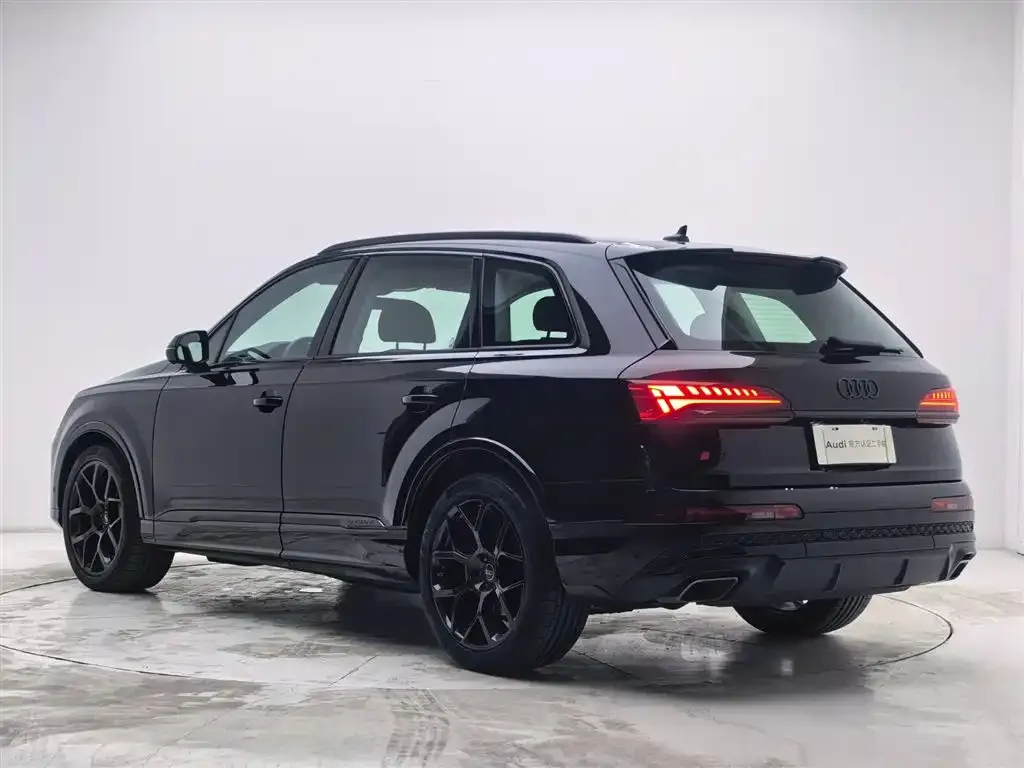 Audi Q7 — фото 5