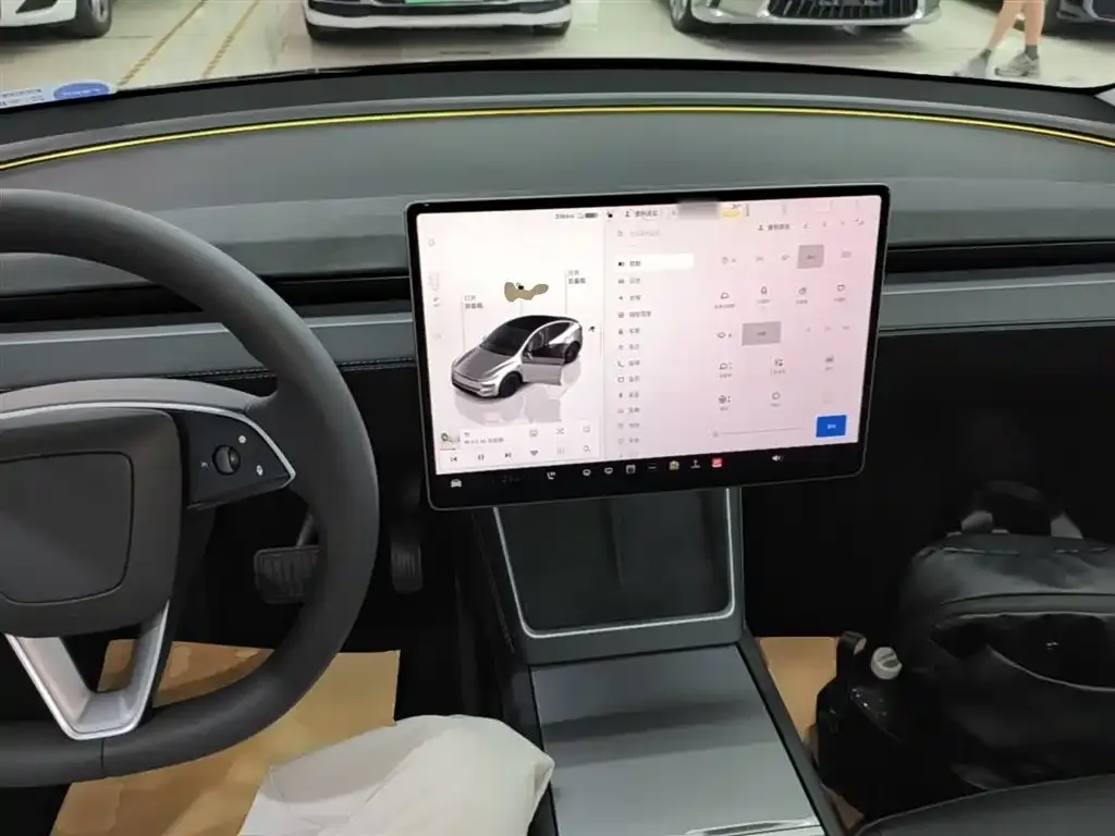 Tesla Model Y — фото 4