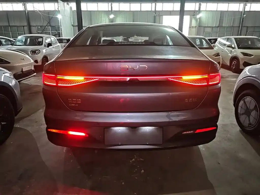 BYD Seal 05 DM-i — фото 7