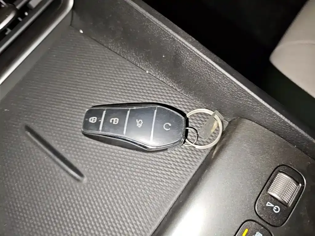 BYD Seal 05 DM-i — фото 6
