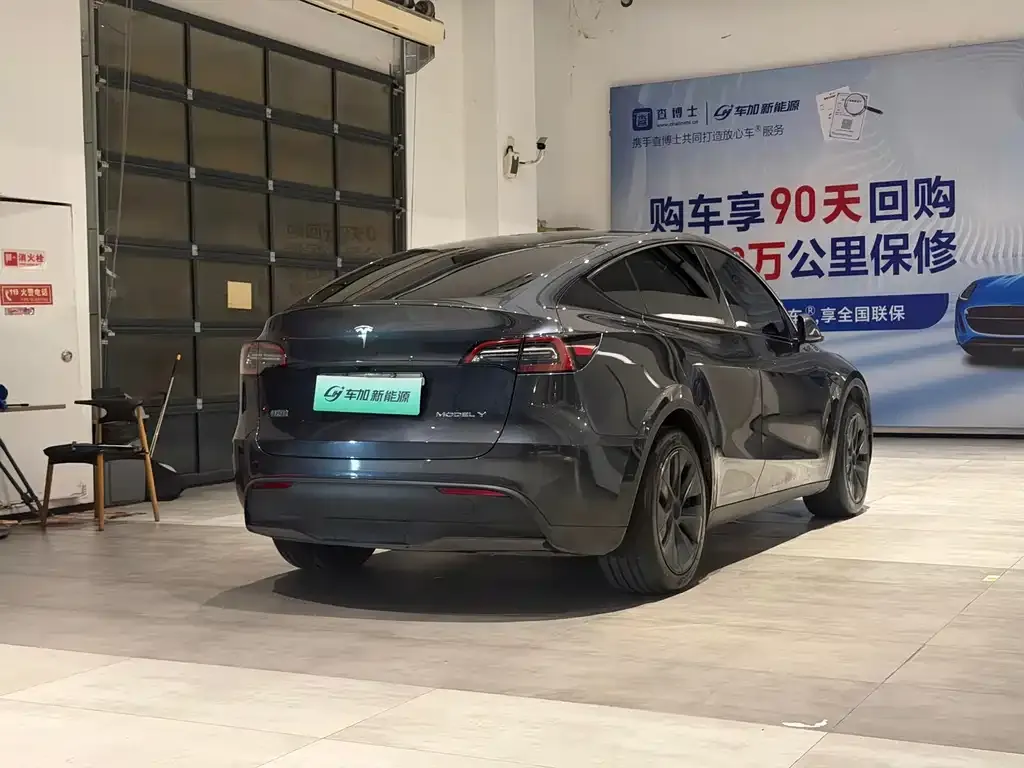 Tesla Model Y — фото 7