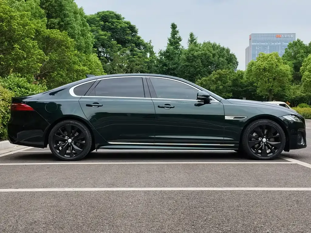 Jaguar XFL — фото 10