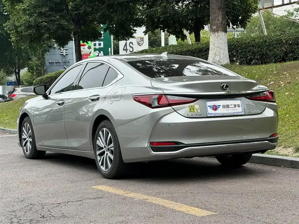 Lexus ES — фото 9
