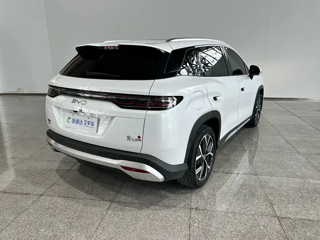BYD L DM-i — фото 5