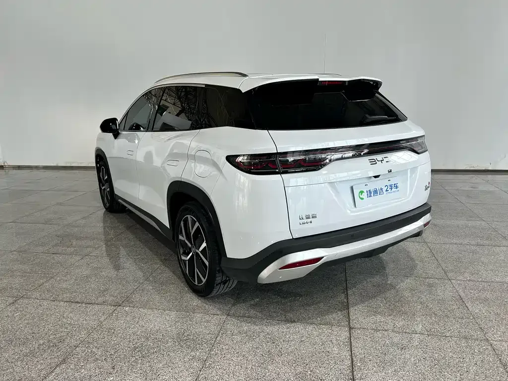 BYD L DM-i — фото 4