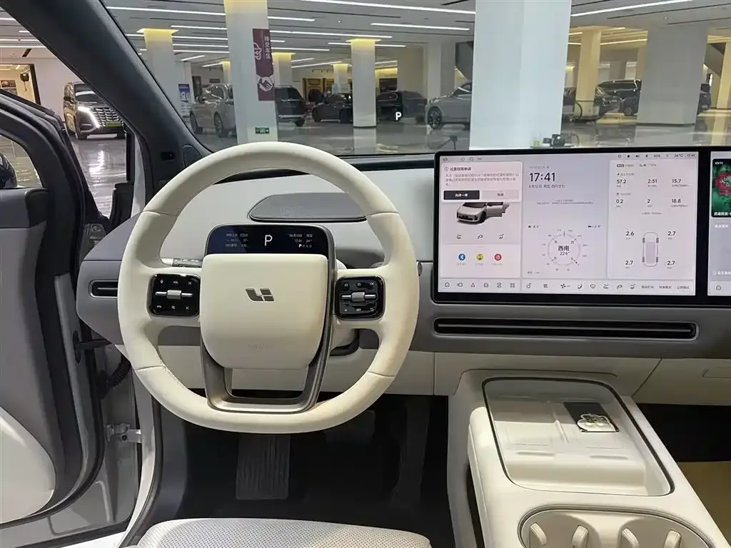 Li Auto i6 — фото 7