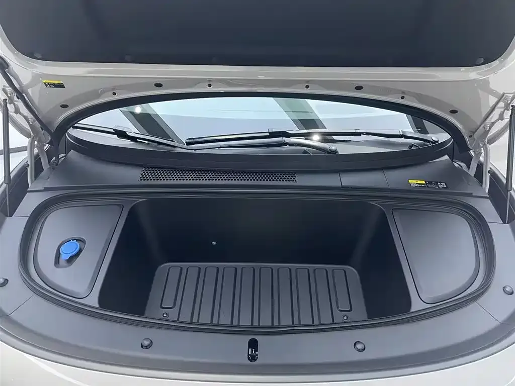 Li Auto i6 — фото 10