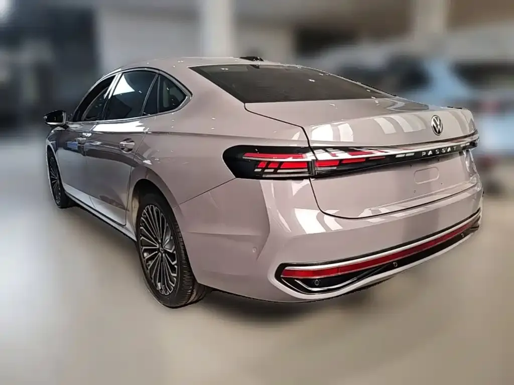Volkswagen Passat — фото 8