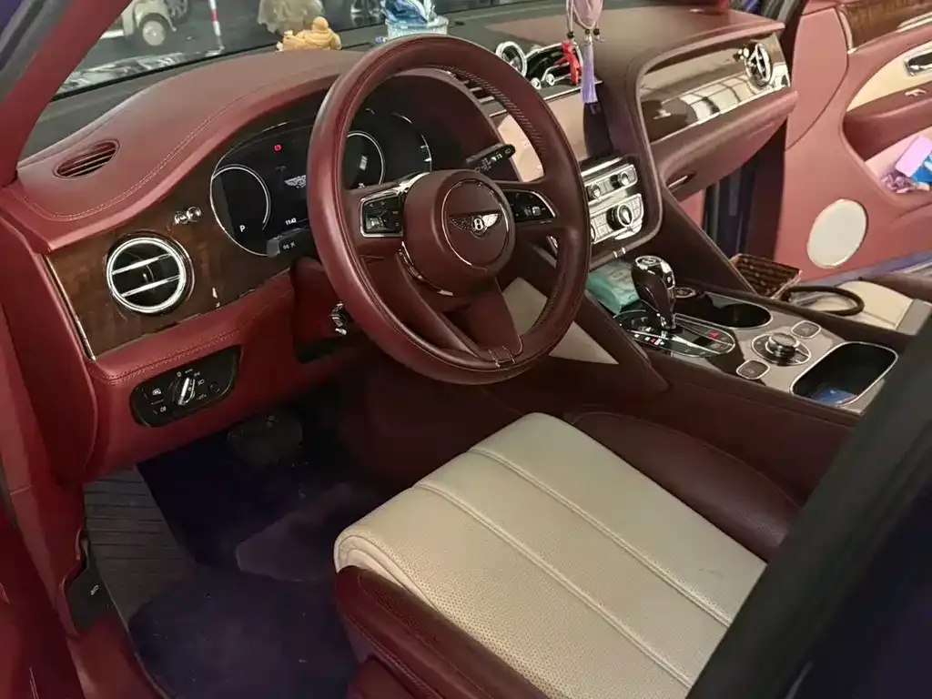 Bentley Bentayga 2021 из CN, фото 7