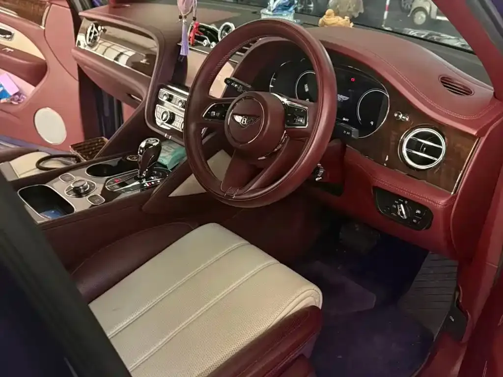 Bentley Bentayga 2021 из CN, фото 9