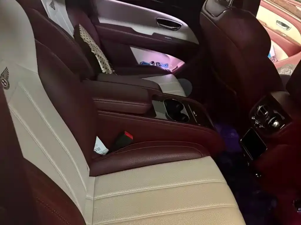 Bentley Bentayga 2021 из CN, фото 3