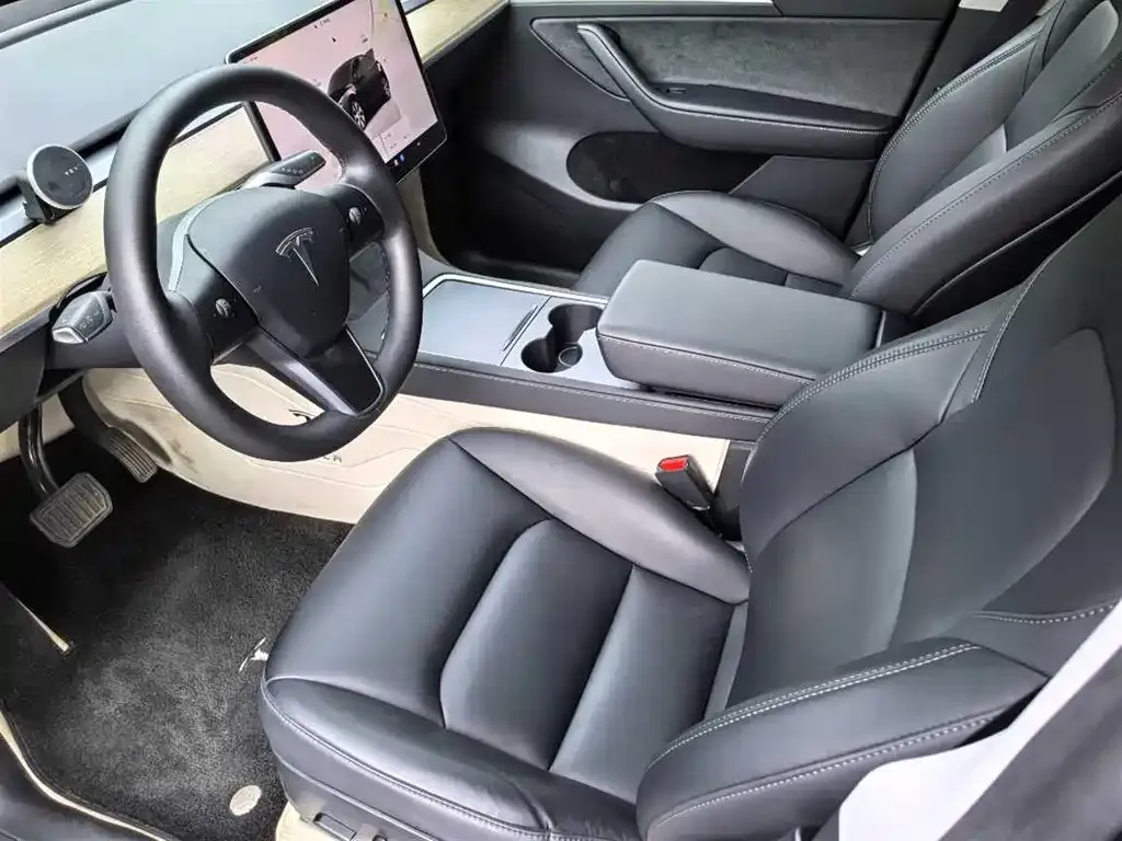 Tesla Model Y — фото 3