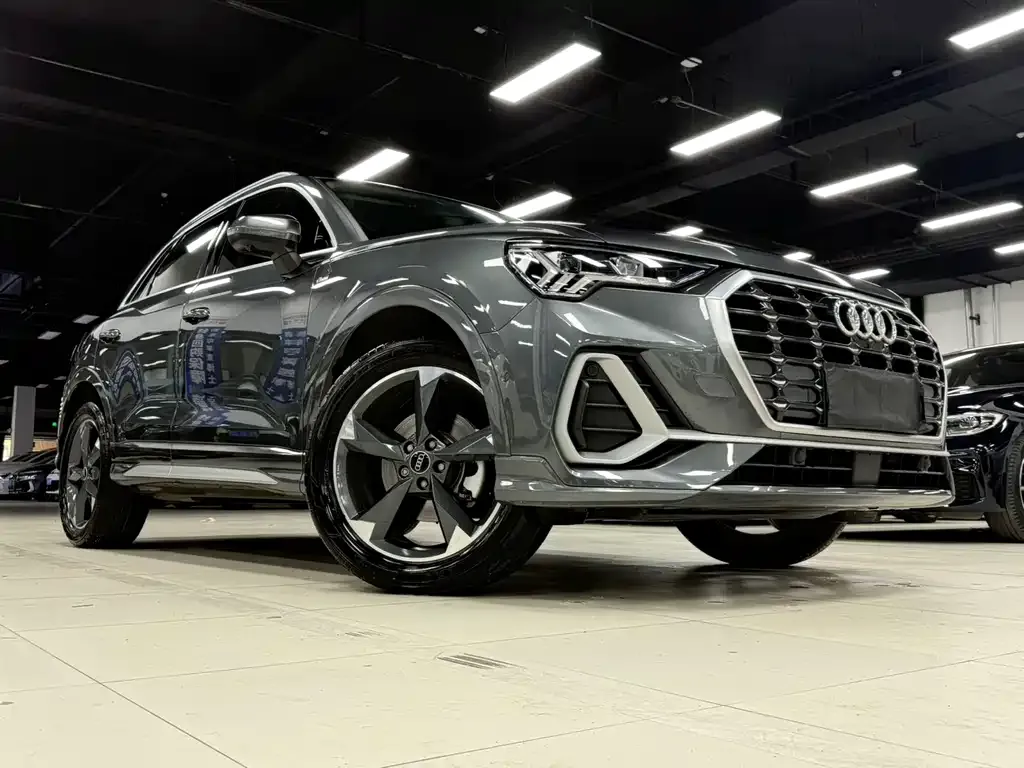 Audi Q3 — фото 10