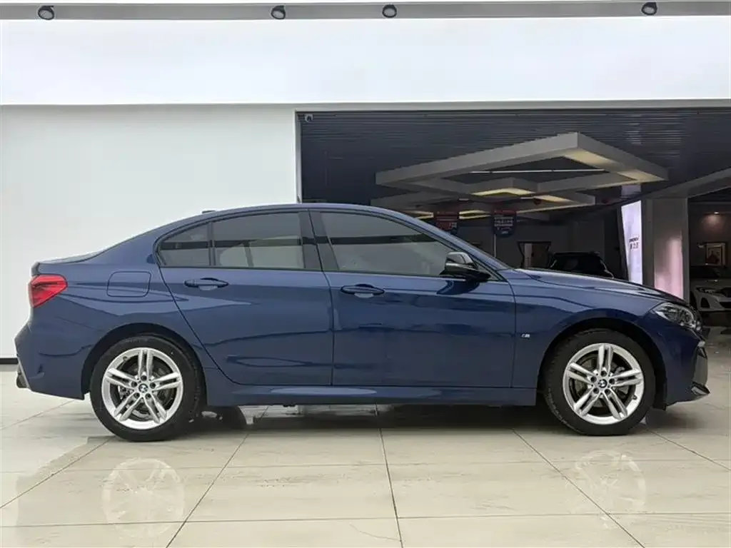 BMW 1 Series 2021 из CN, фото 2