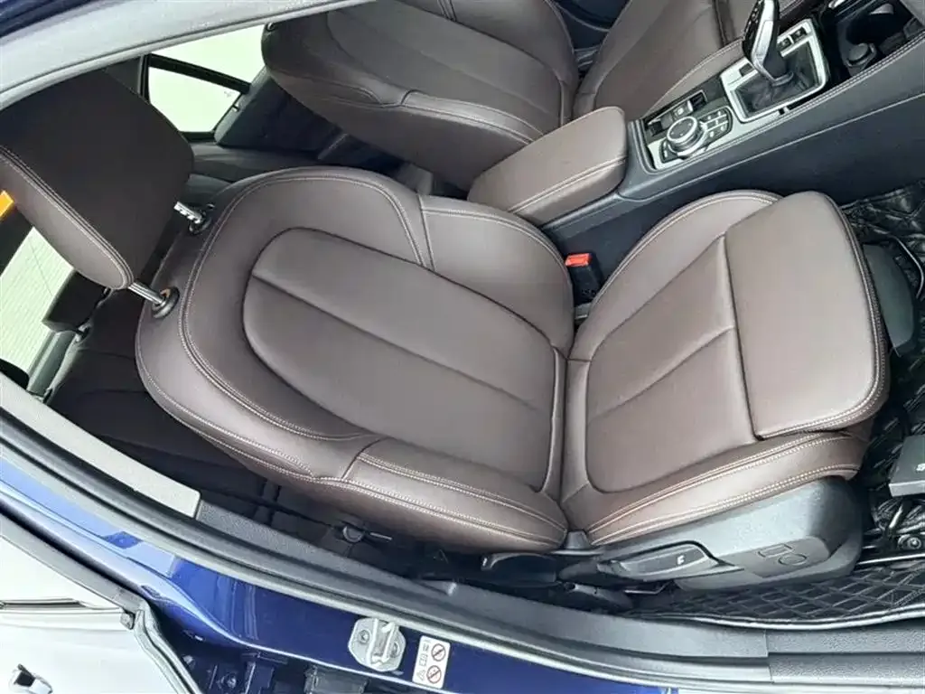 BMW 1 Series 2021 из CN, фото 6
