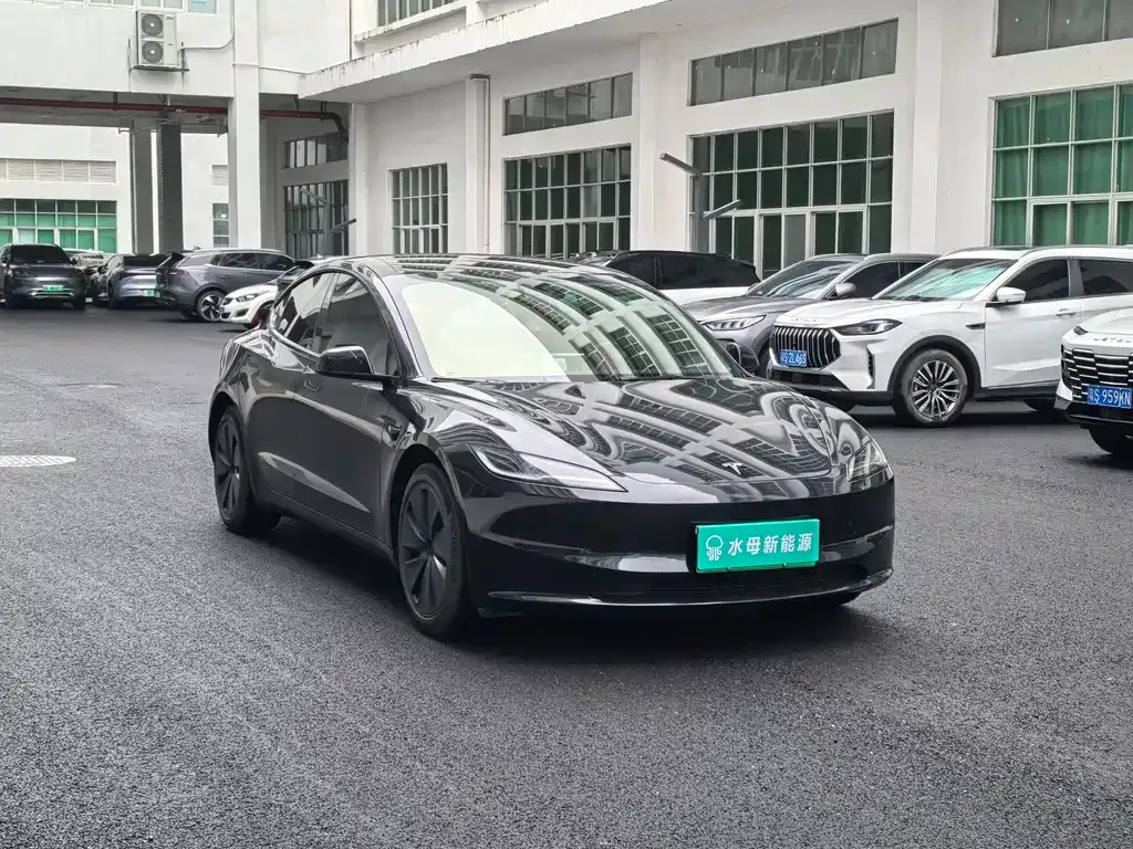 Tesla Model 3 — фото 7