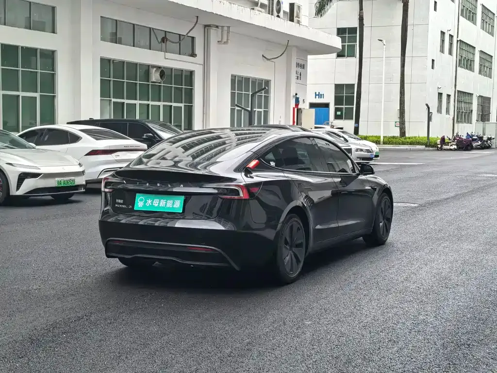 Tesla Model 3 — фото 8