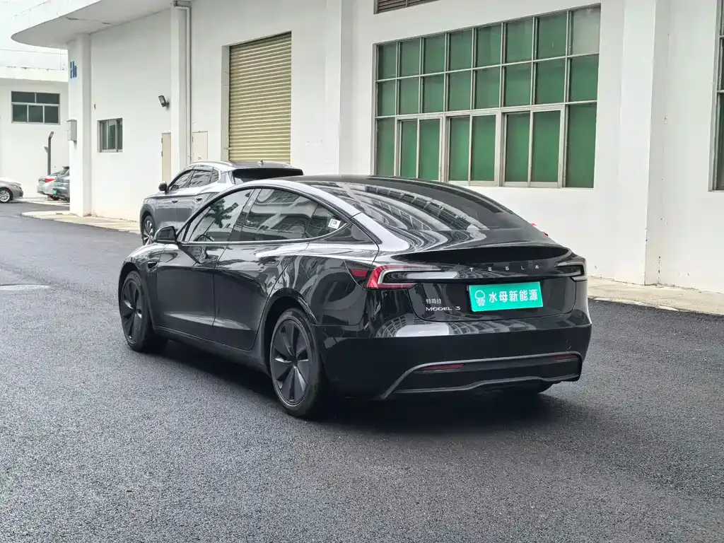 Tesla Model 3 — фото 10