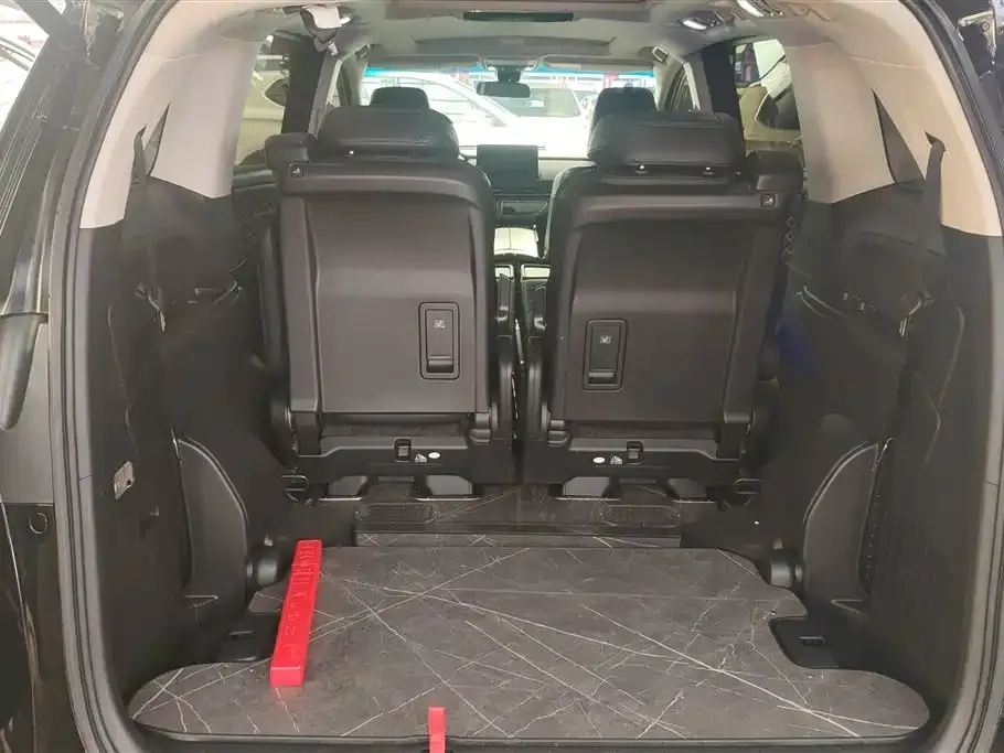 Honda Elysion 2023 из CN, фото 3