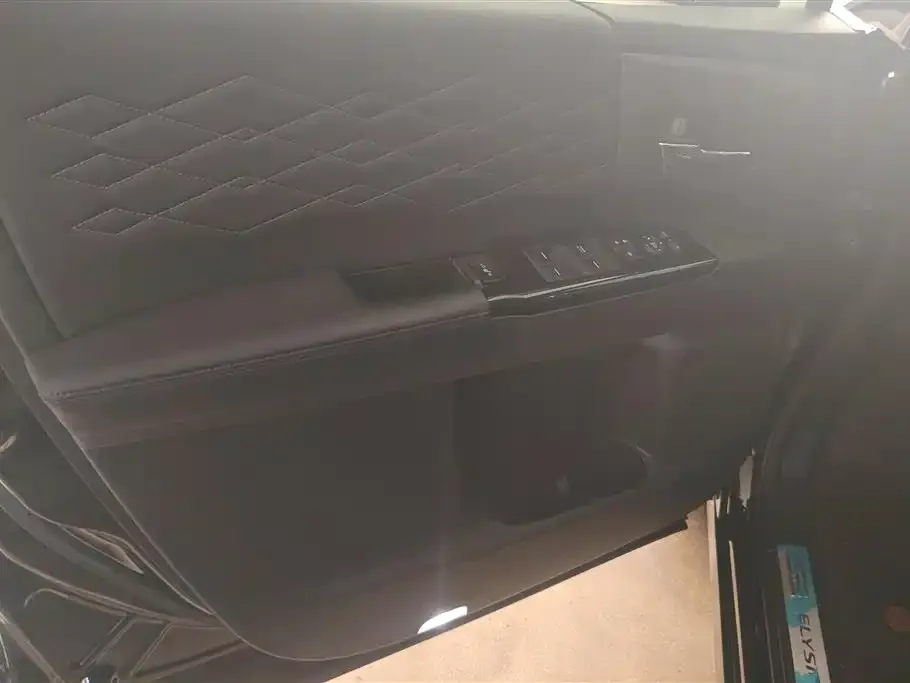 Honda Elysion 2023 из CN, фото 8