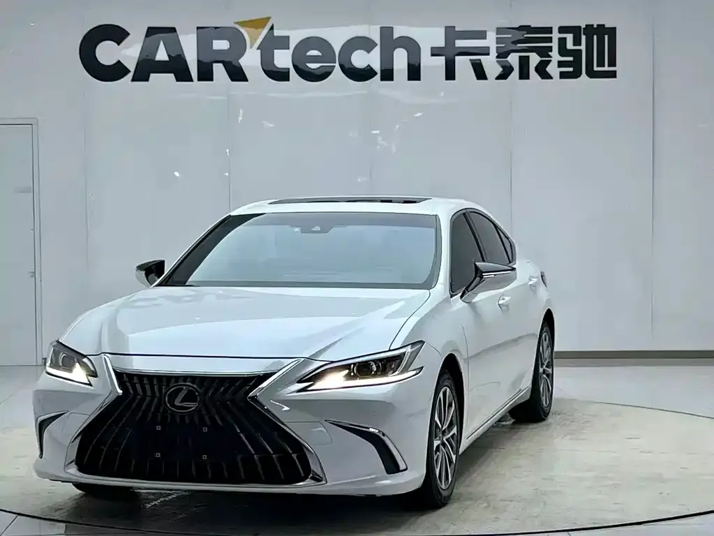 Lexus ES — фото 10