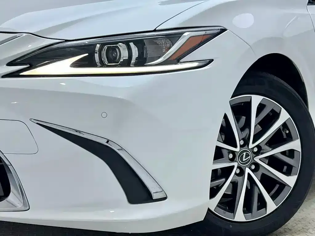 Lexus ES — фото 3