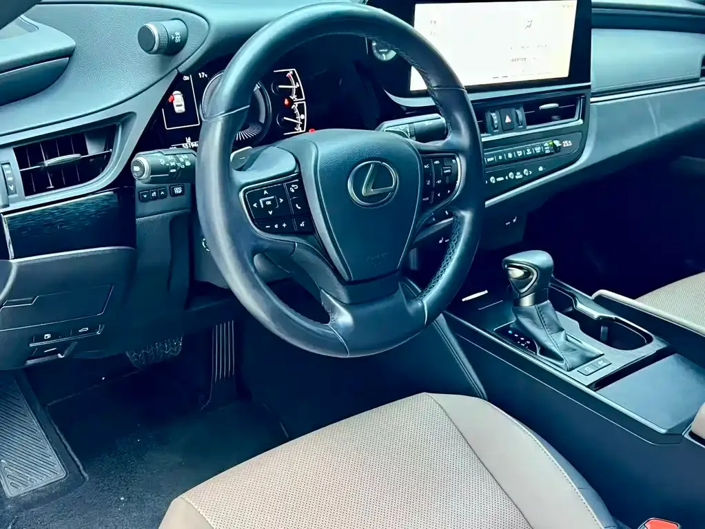 Lexus ES — фото 8
