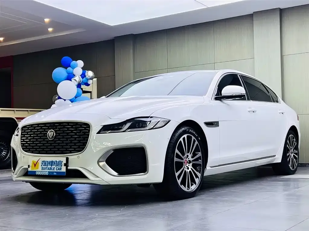 Jaguar XFL — фото 1