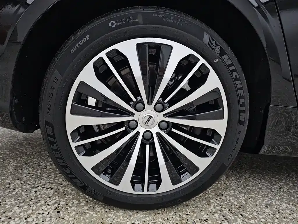 Volvo S90 — фото 9